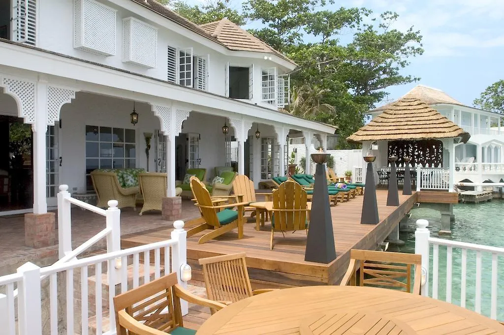Bonne Amie Villa Drapers